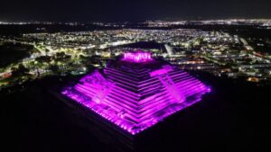 Pirámide de El Cerrito se ilumina de rosa para conmemorar el Día Internacional de la lucha contra el cáncer de mama