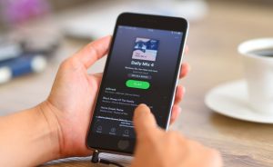 DISFRUTA AL MÁXIMO DE TU CUENTA EN SPOTIFY CON ESTOS CUATRO FEATURES