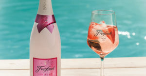 LANZAN FREIXENET ICE, VINO DISEÑADO PARA BEBERSE CON HIELO