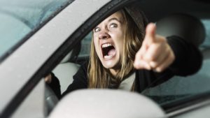 ¿MANEJAN MEJOR LAS MUJERES O LOS HOMBRES? ESTO DICE UN ESTUDIO