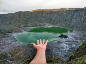 ESTE ES EL ÚNICO VOLCÁN DE MÉXICO DONDE PODRÁS NADAR EN LAS AGUAS TERMALES DE SU CRÁTER