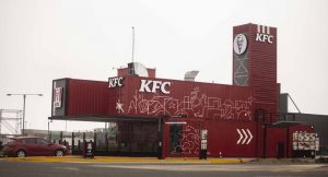 KFC ABRIÓ UNA SUCURSAL HECHA CON CONTENEDORES RECICLADOS