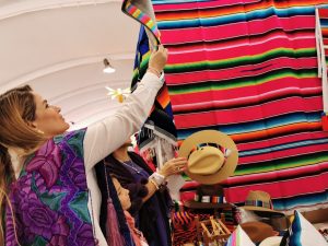 SI TE GUSTA COMPRAR ARTESANÍAS TIENES QUE IR A ESTA EXPO