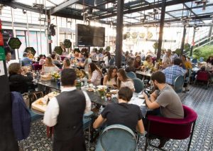 CONOCE MERCADO GOURMET JURIQUILLA, EL NUEVO LUGAR PARA COMER EN QUERÉTARO