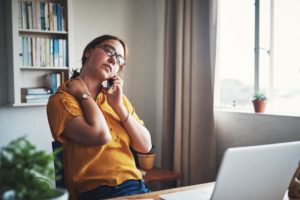 TRABAJAR DEMASIADO TE HACE TOMAR DECISIONES TONTAS: ESTUDIO