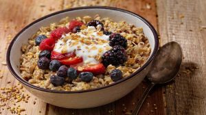 CINCO ALIMENTOS QUE MEJORAN TU ESTADO DE ÁNIMO AL COMERLOS