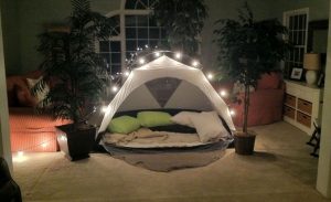 ARMA UN CAMPAMENTO EN CASA Y OLVÍDATE DEL ABURRIMIENTO