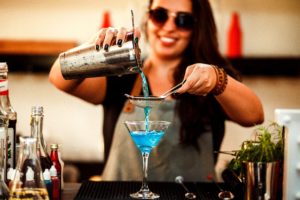 CHÉCATE ESTOS CURSOS EN LINEA, HAY DESDE BARTENDER HASTA EXCEL