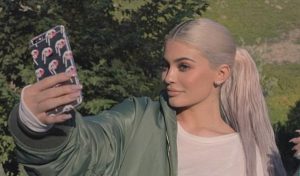 ¿CÓMO TOMAR LA SELFIE PERFECTA? AQUÍ UNOS TRUCOS