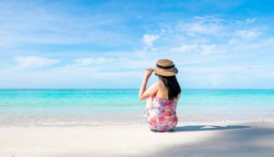 EMPRESA OFRECE VACACIONES Y BONOS A SUS EMPLEADAS SOLTERAS PARA QUE ENCUENTREN ESPOSO