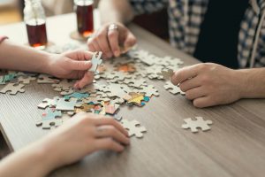 BENEFICIOS DE ARMAR ROMPECABEZAS