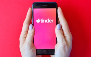 LA VACUNA DE COVID YA SE USA PARA LIGAR EN TINDER