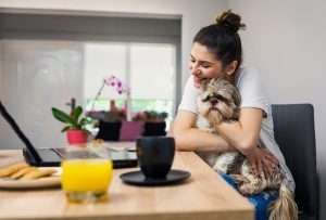 POR ESTA RAZÓN ES IMPORTANTE TENER UNA MASCOTA DURANTE EL CONFINAMIENTO